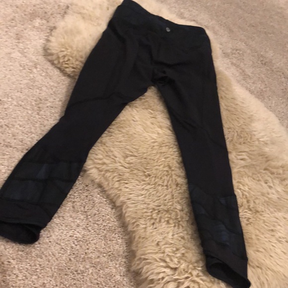 Lululemon Fresh Mesh Run Crop Wind Chill Deep Navy  25” Inseam w Pockets Size 4 - Picture 7 of 16